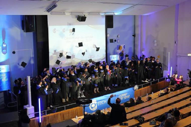 Cérémonie de remise de diplômes édition 2024 à CY Tech